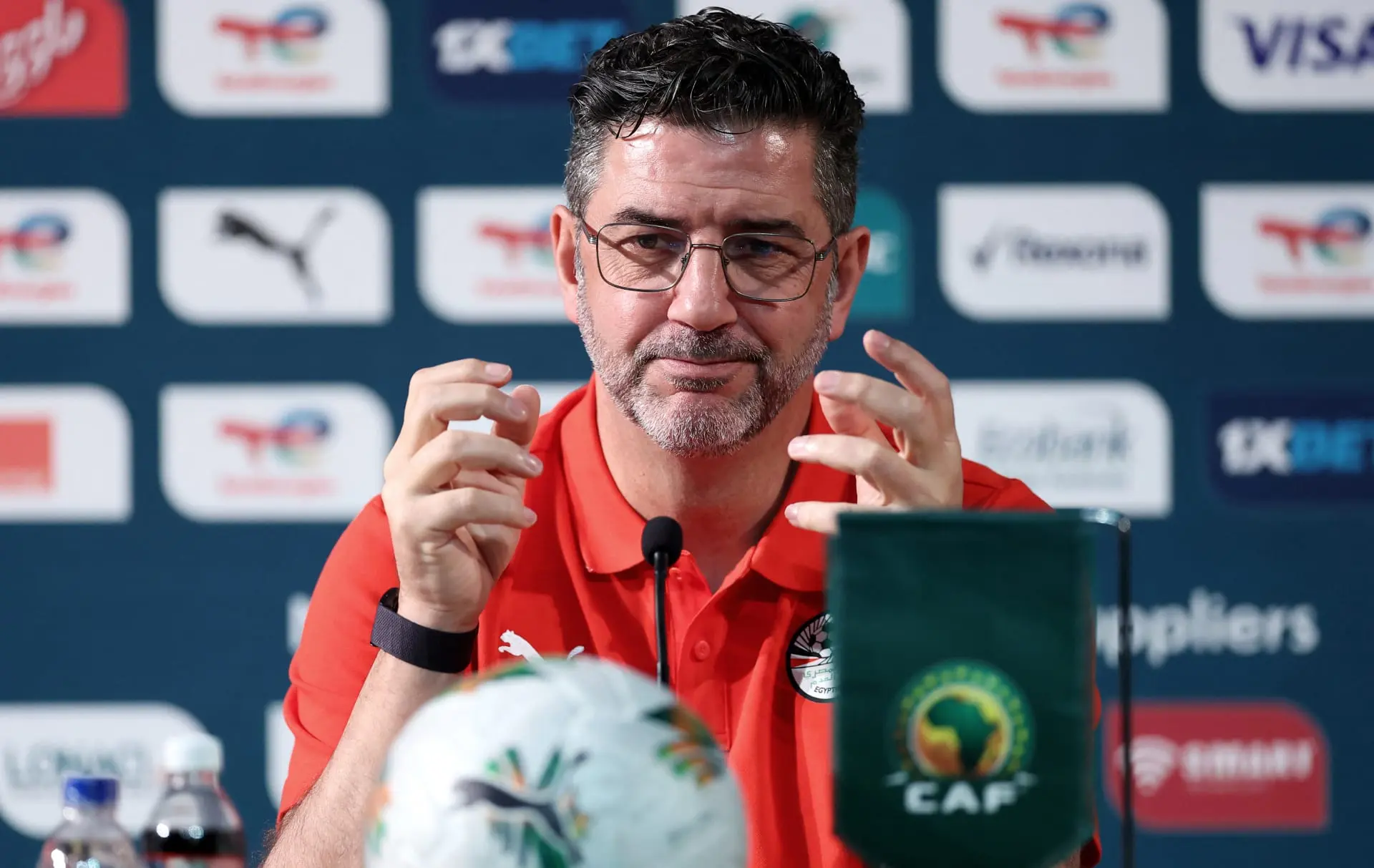 الاتحاد المصري يقيل روي فيتوريا