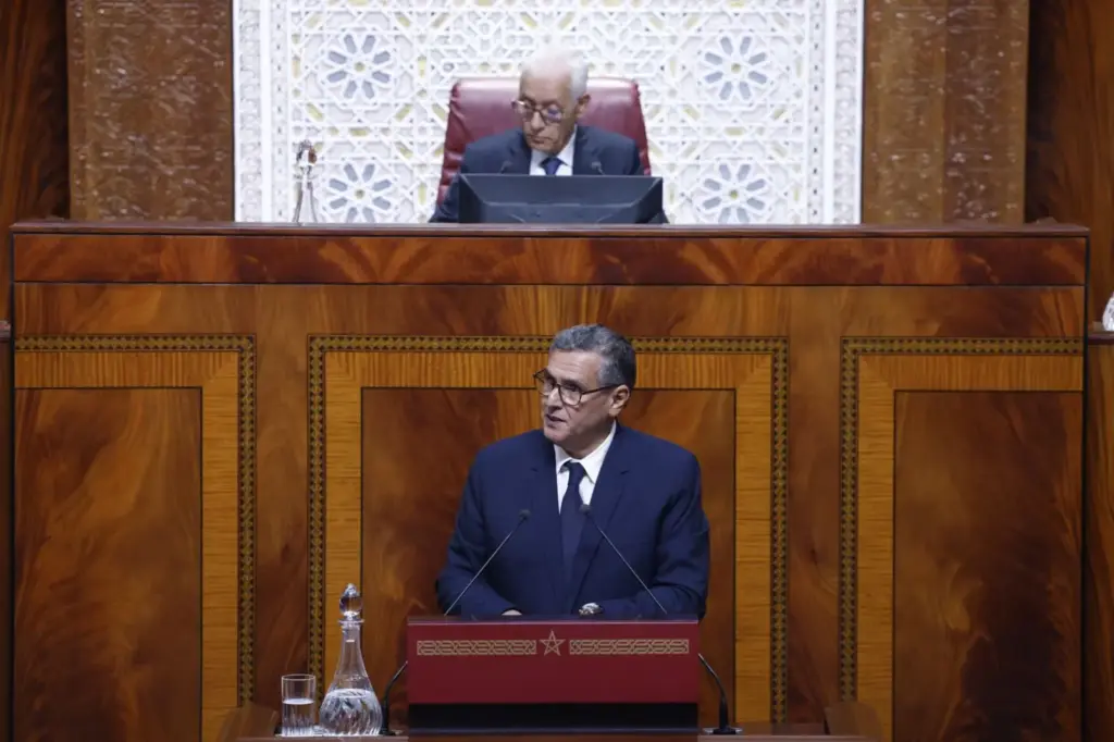 أخنوش: 77% من التلاميذ المغاربة غير قادرين على قراءة نص بالعربية