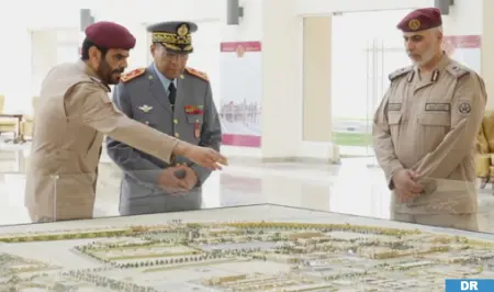 قائد الحرس الملكي يقوم بزيارة للحرس الأميري القطري