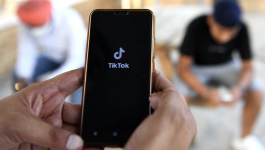 بريطانيا تحقق مع “تيك توك” بشأن حماية الأطفال من المحتوى الضار