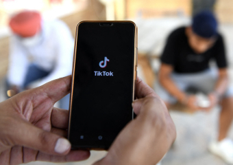 بريطانيا تحقق مع “تيك توك” بشأن حماية الأطفال من المحتوى الضار