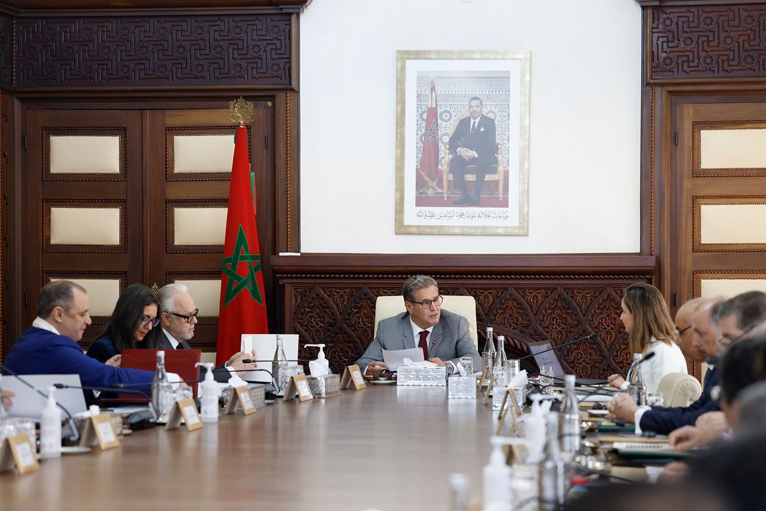 أخنوش يؤكد أهمية الرقمنة ومزور تقدم التوجهات العامة لـ”المغرب الرقمي 2030″