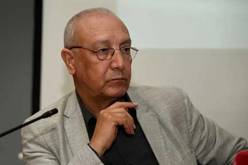 بوعزيز: “الهَرْسُ” بين الدولة والمجتمع يُغذي الاحتجاج ويلوح بـ”انفجارات” اجتماعية