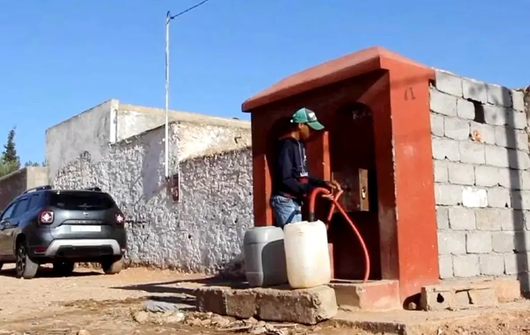 “شبح العطش” يهدد العاصمة الاقتصادية بفعل تعثّر مشاريع تحلية المياه