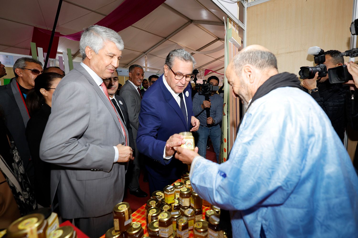 المغرب ينتج 146 ألف طن منه سنويا.. أخنوش يترأس افتتاح مهرجان اللوز