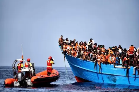 البحرية الملكية تنقذ 56 مرشحا للهجرة بسواحل لكويرة