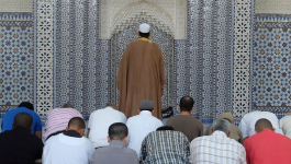 274 جامعيا وواعظا ومقرئا يؤطرون الجالية المغربية في رمضان