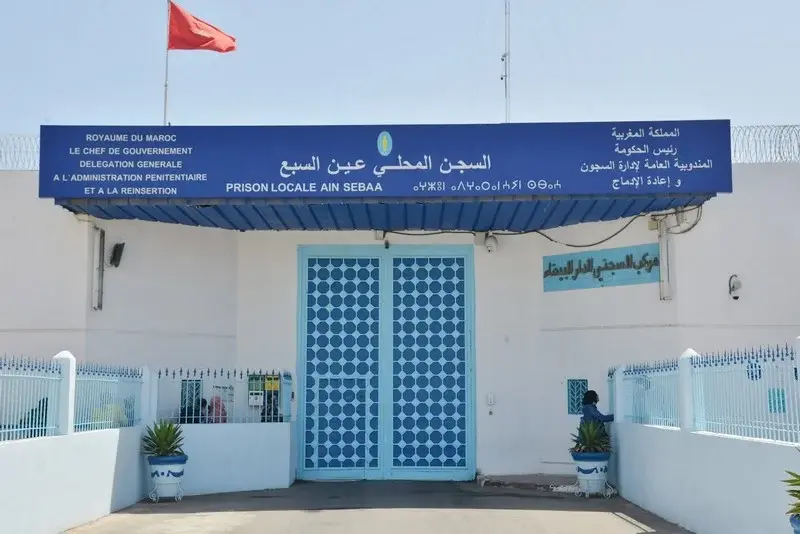 إدارة سجن عكاشة تقاضي أب سجين توفي قيد اعتقاله