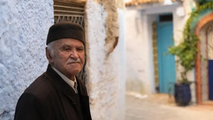 الشاعر المغربي الطبال يتوج بجائزة الأمير عبد الله بن فيصل