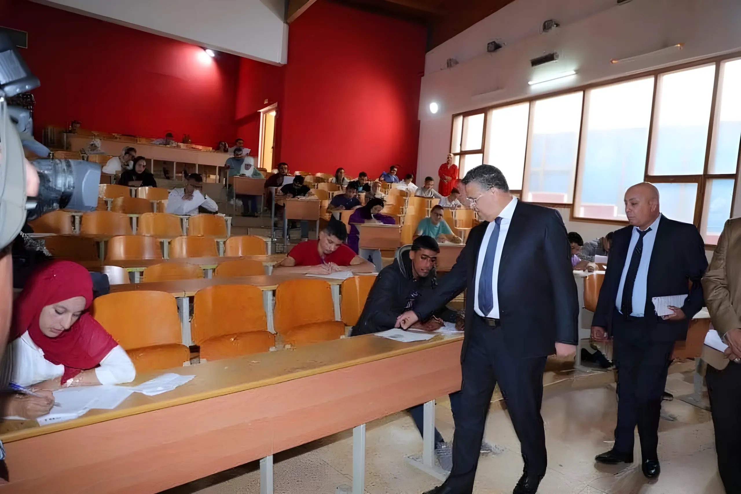 راسبو امتحانات المحاماة يرفعون تظلمهم ضد وهبي للديوان الملكي