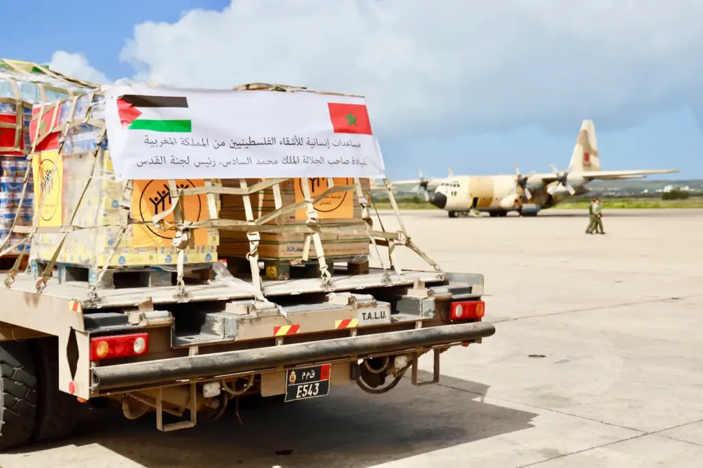 إسرائيل توافق على إدخال المساعدات المغربية إلى فلسطين برا