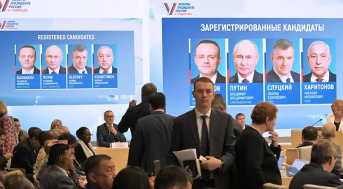 الروس يتوجهون إلى صناديق الاقتراع لانتخاب رئيسهم