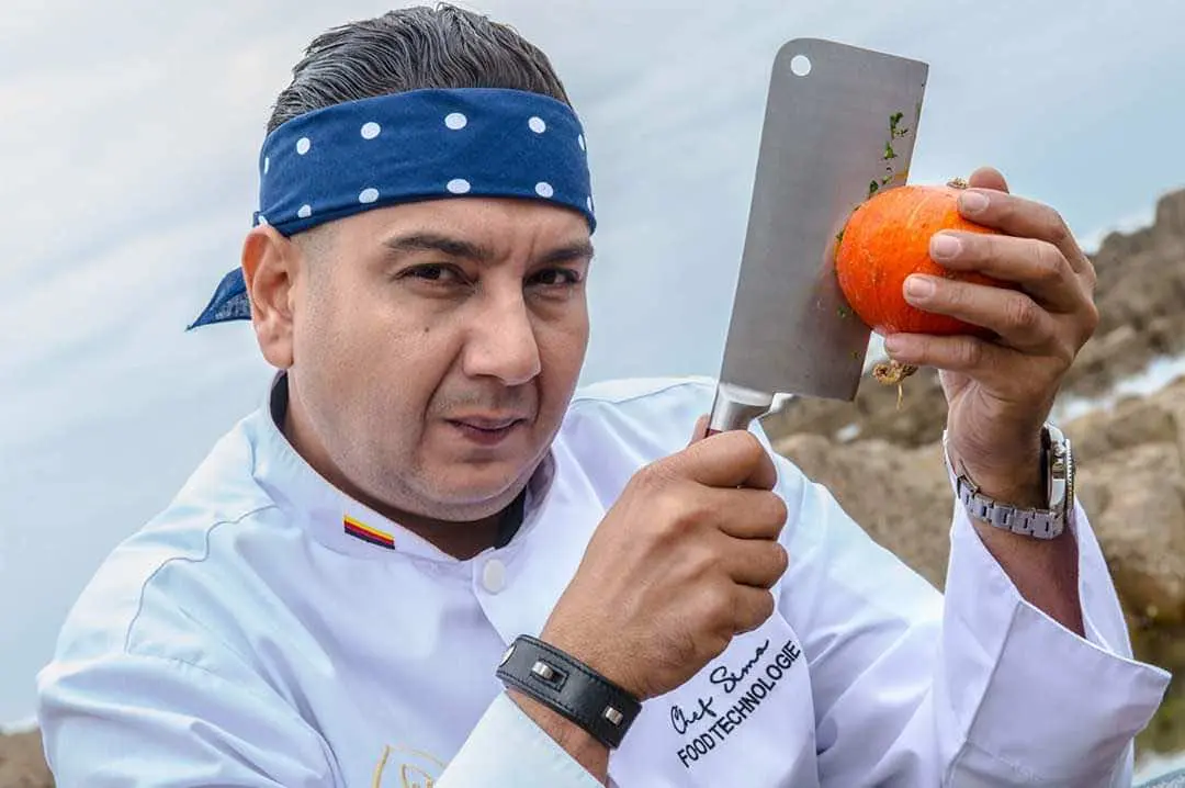 الشيف سيمو: يلقبونني بـ”بركاش” والإقبال على برامج الطبخ يزداد برمضان