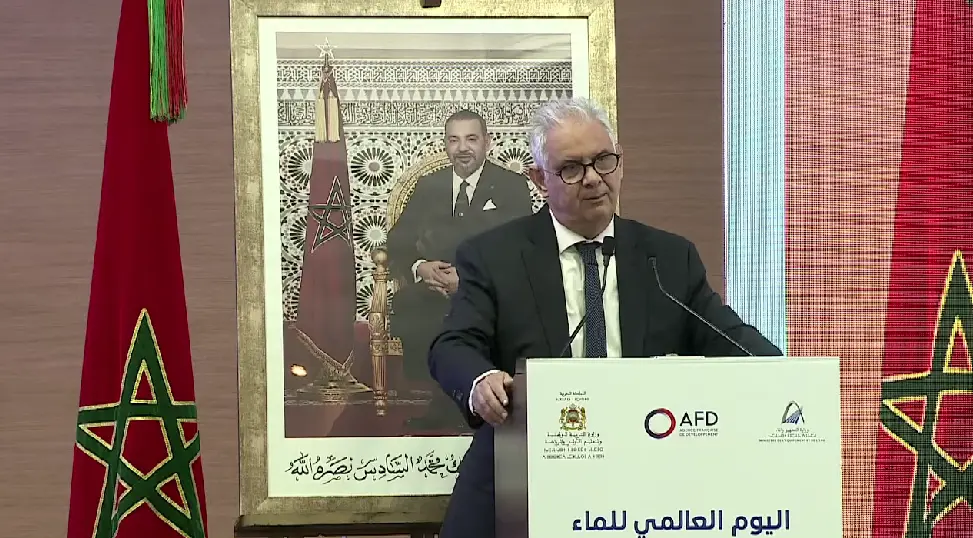 خاطب المغاربة بالفرنسية.. بركة يبصم على بداية خاطئة لحملة الماء