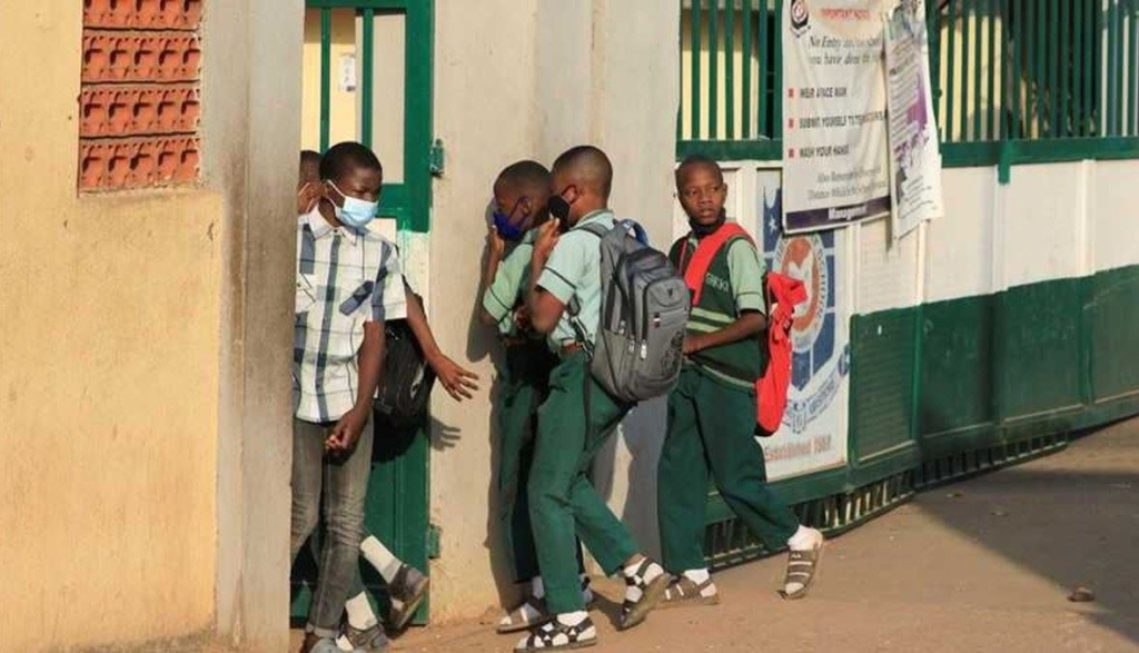 الإفراج عن 140 تلميذا من ضحايا الاختطاف بنيجيريا