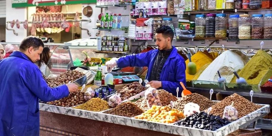 رمضان بالمغرب.. مبادرة لناشطين تسدد ديون الأسر الفقيرة بالمتاجر