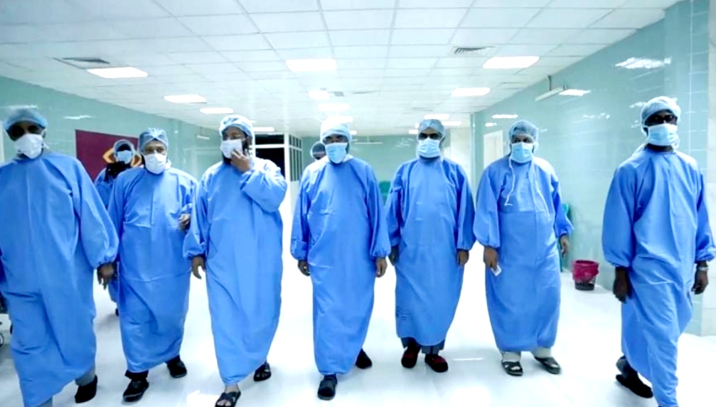 أطباء مغاربة يتصدون لـ”اختلالات قانونية” ويحذرون من “تحقير” مهنة الطب