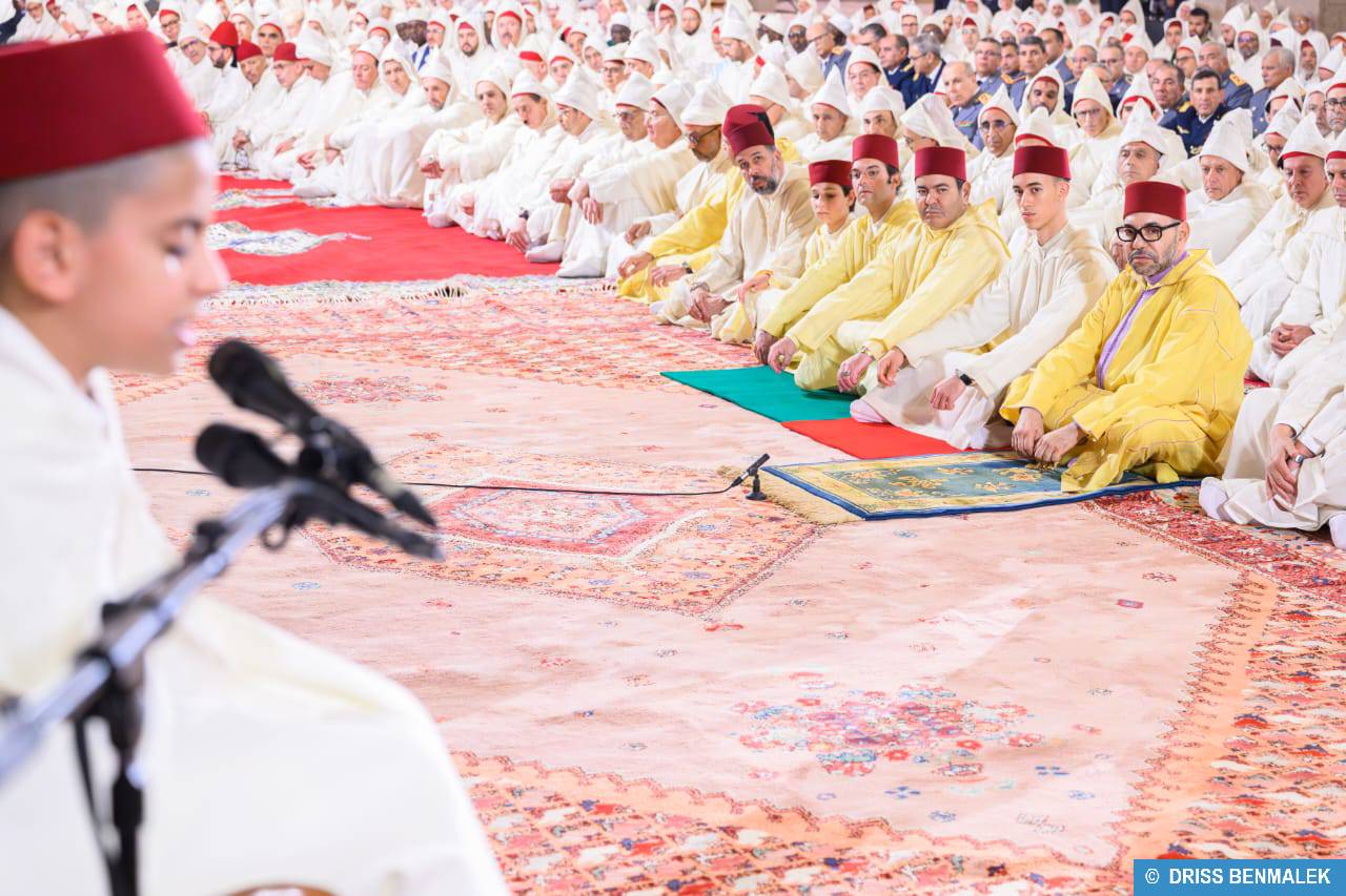 الملك يترأس حفلا دينيا بمسجد الحسن الثاني بالدار البيضاء