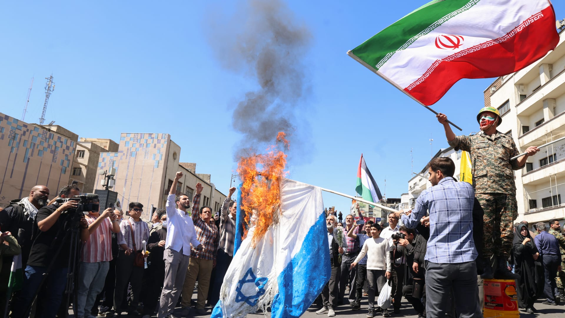 إيران تحذر واشنطن من التدخل وتنبه إسرائيل من أخطاء أخرى