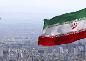 إيران تتوعد بالرد على التهديدات