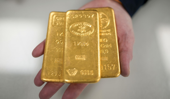 “الملاذ الآمن”.. وتيرة سريعة لحيازة الذهب رغم الأسعار التاريخية