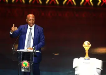 “كاف” يعيد كأس أمم إفريقيا إلى نظام العامين