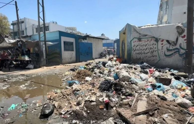 النفايات.. قاتل صامت يتربص بحياة أهالي قطاع غزة المحاصر