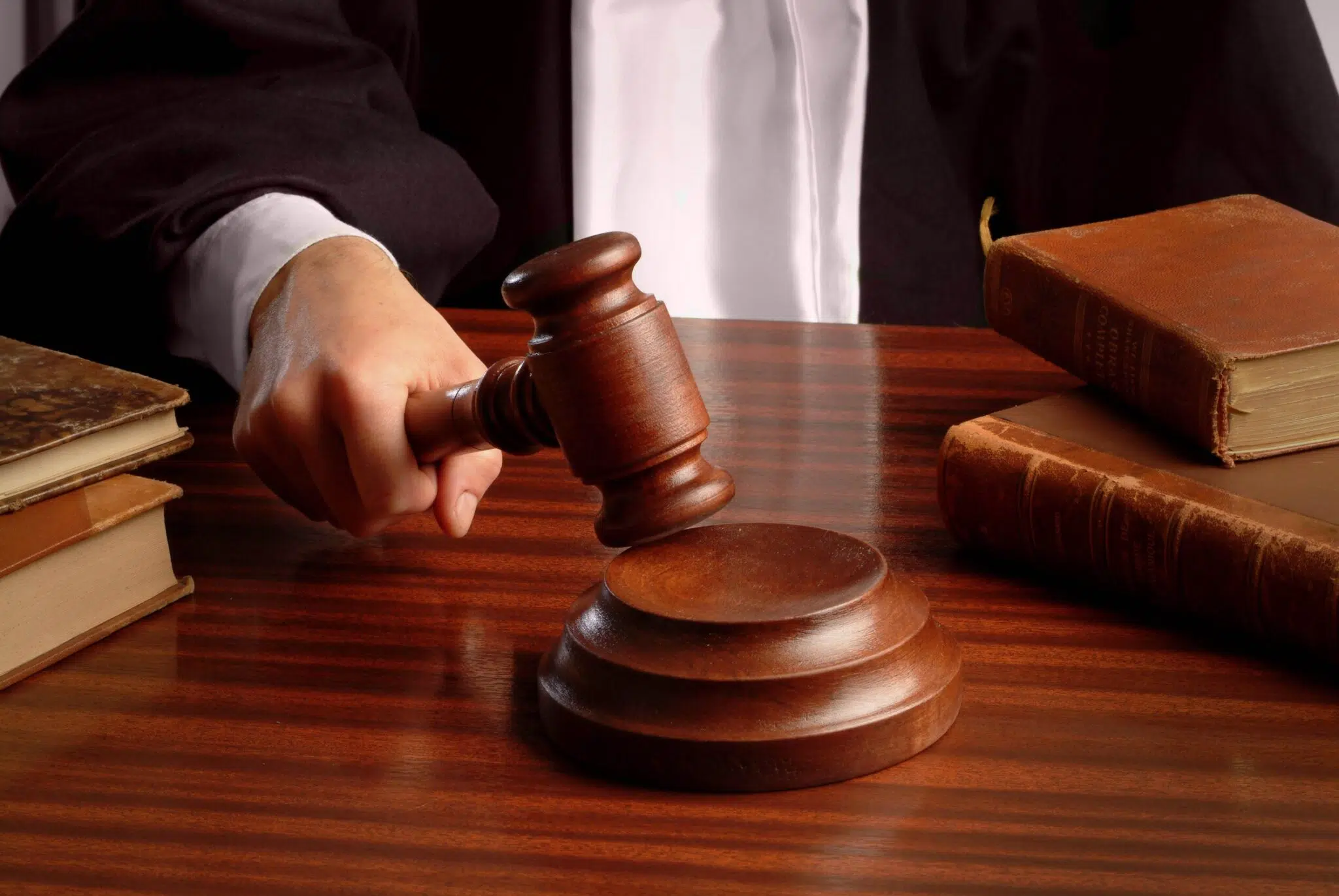 بين عطلة القضاة وإضراب المحامين.. هل سيتأثر تصريف الملفات القضائية؟