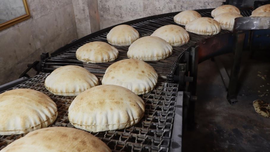 مصر تعلن أول رفع لأسعار الخبز منذ 36 عاما