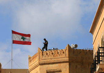 لبنان.. توقيف سوري أطلق النار على السفارة الأمريكية