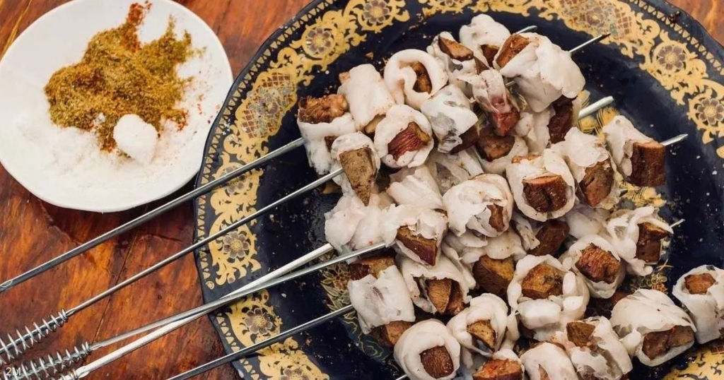 أخصائيون يحذرون من العواقب الصحية لعادات الأكل السيئة خلال عيد الأضحى