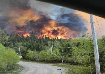 كندا.. إجلاء نزلاء سجن بعد انتشار حرائق الغابات