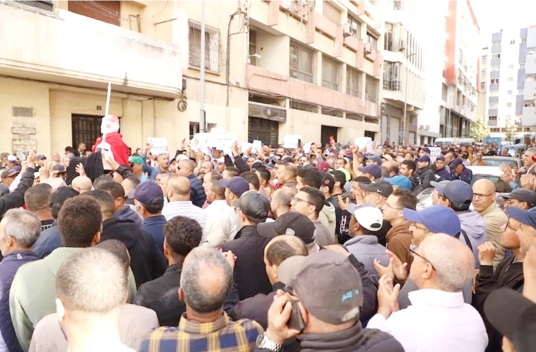 “ليديك” البيضاء على صفيح ساخن والمستخدمون يصعدون ضد “الإقصاء”