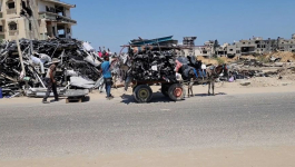 إعادة تدوير نفايات البلاستيك.. مصدر دخل في ظل الحرب بغزة