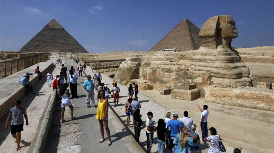 مصر.. الإيرادات السياحة ترتفع إلى 10.9 مليار دولار