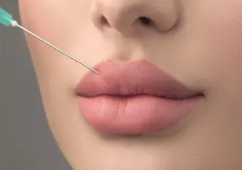 موضة “البوتوكوس” والفيلر تهدد مغربيات وخبير يحذر من “التشوهات”