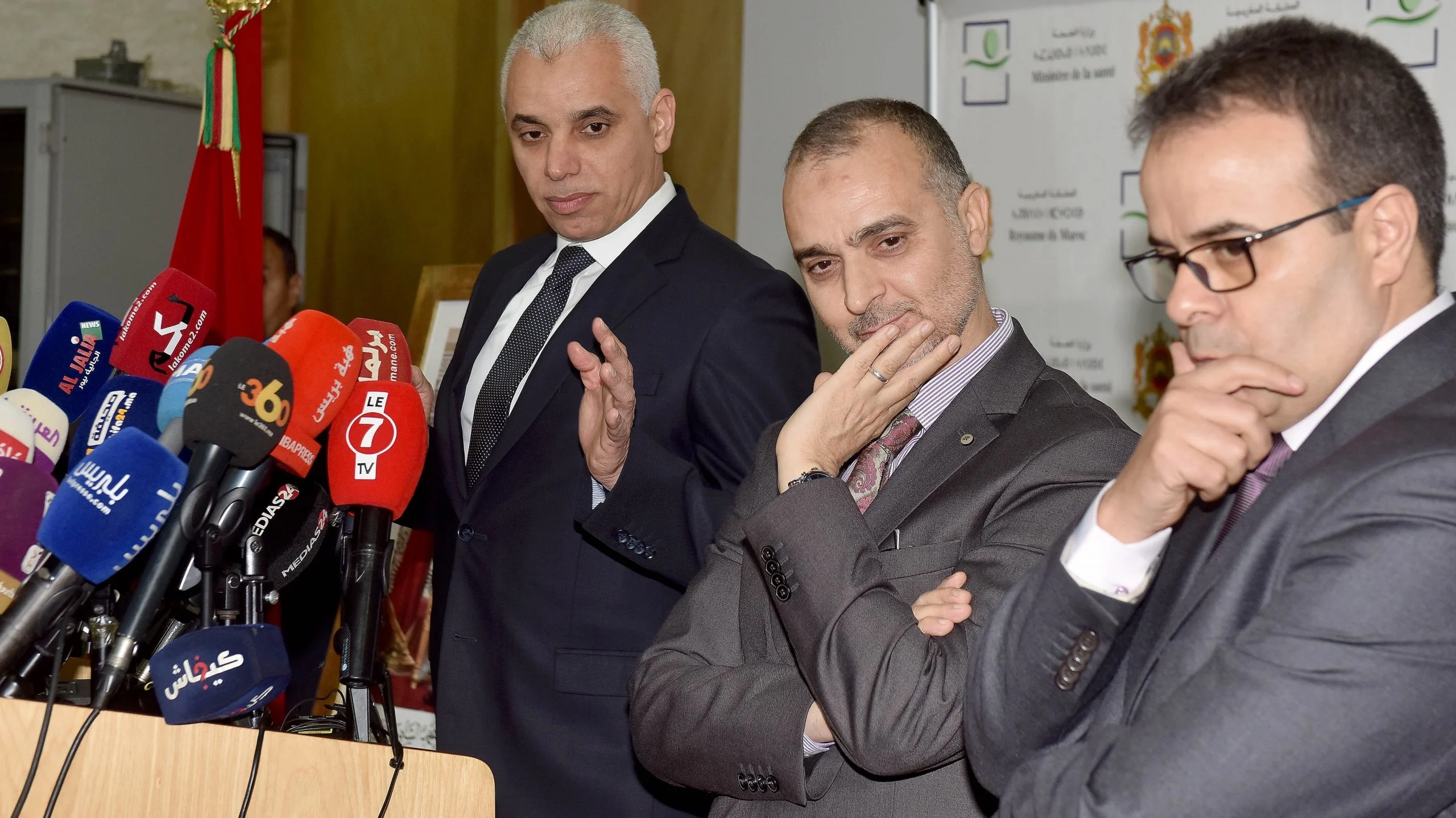 وزير الصحة: 54.423 مُلقحا عانوا من أعراض جانبية لـ”أسترازينيكا” و211 حالة كانت خطيرة