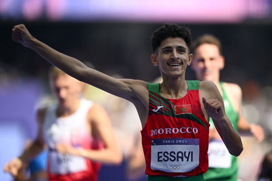 “باريس 2024”.. المغربي الساعي يتأهل لنصف نهائي سباق 1500 متر