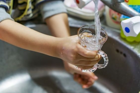 مستشارو فيديرالية اليسار يرفضون إخضاع تدبير الماء والكهرباء لمنطق الربح
