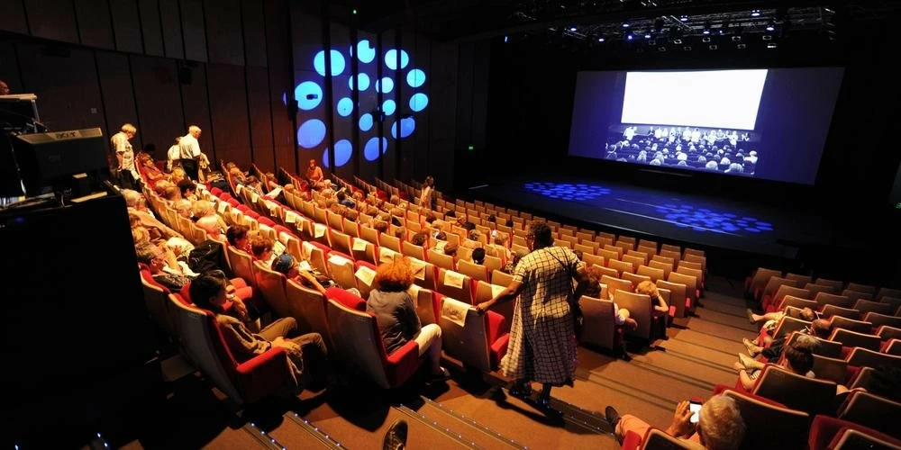 مدينة أنغوليم الفرنسية تتزين بالألوان المغربية