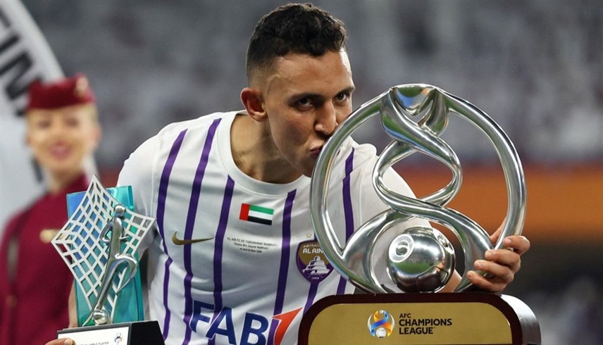 سفيان رحيمي يجدد عقده مع العين حتى 2028