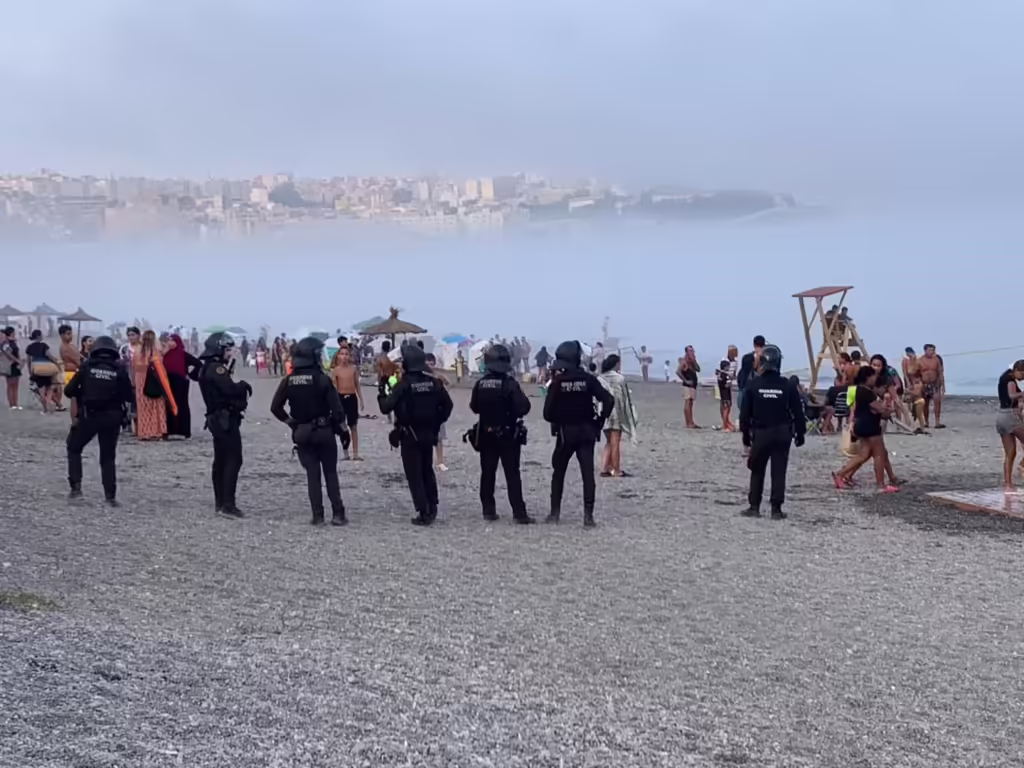 تدفق المهاجرين.. إسبانيا: علاقتنا مع المغرب جيدة والأوضاع لا تشبه اقتحام مليلية