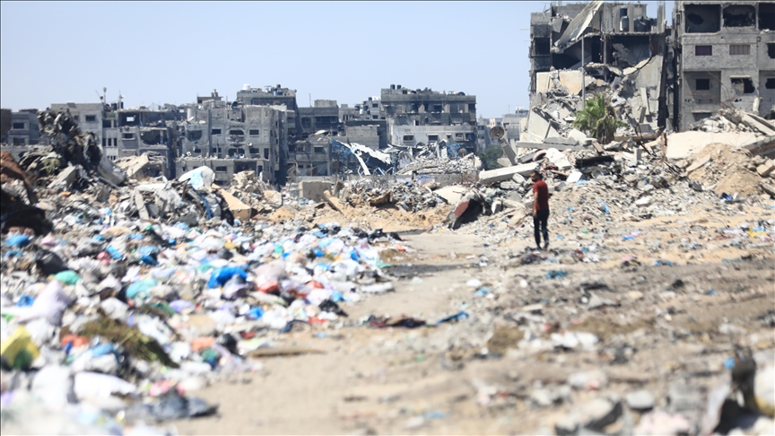 النزوح يفتك بغزة.. مأساة أول مصاب بشلل الأطفال