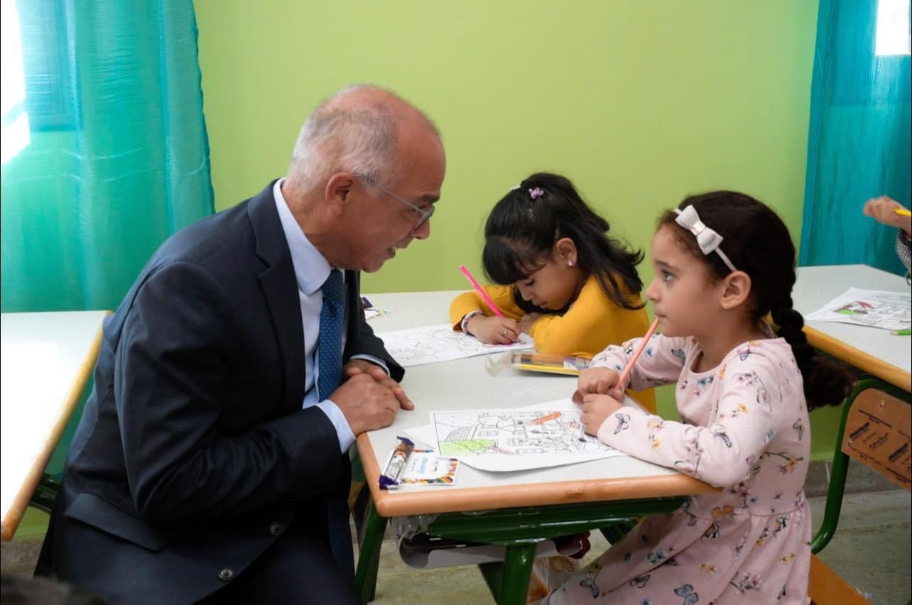 تحديات الدخول المدرسي.. ارتفاع التكاليف وشبح الإضرابات وإلغاء “مليون محفظة”