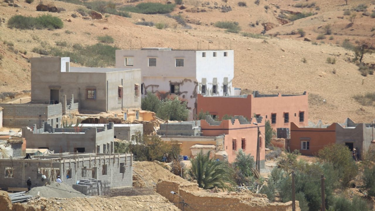 جهود إعادة الإعمار تسير بخطى ثابتة في مواجهة الواقع الجيولوجي الوعر بالحوز