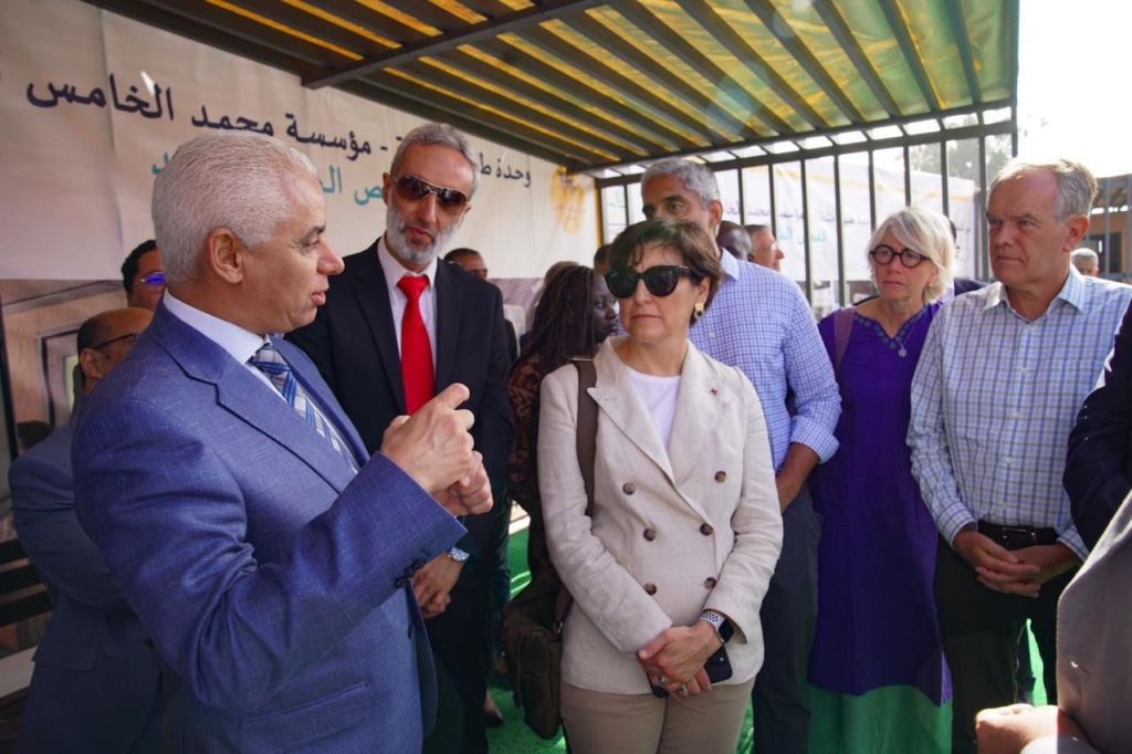 لجنة بمنظمة الصحة تشيد بالوحدات الصحية المتنقلة بمناطق الزلزال