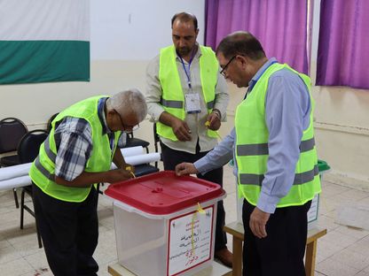 الأردنيون يصوتون بأول انتخابات برلمانية بموجب القانون الجديد