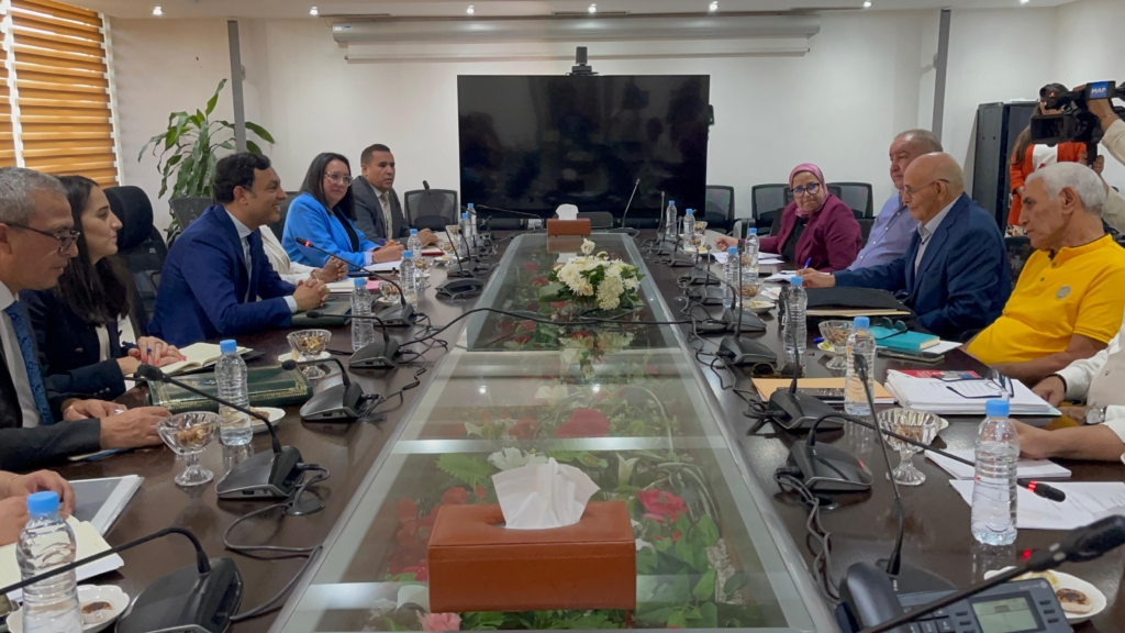 اجتماع حاسم للحكومة والنقابات للتوصل لتوافق نهائي حول قانون الإضراب
