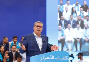 “لا تعطي وعوداً أكبر منك”.. أخنوش ينتقد استغلال لقجع للمناصب الرياضية انتخابياً