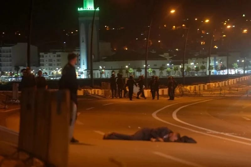 أحداث الفنيدق.. أوزين يرفض صمت الحكومة ويستنكر تداخل مشاهد الزيف والحقيقة